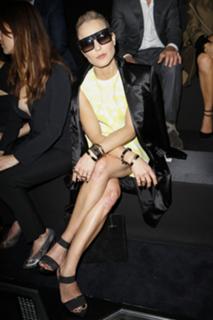 Noomi Rapace feet photo thumbnail