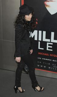 Noomi Rapace feet photo thumbnail