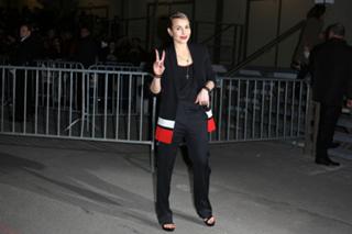 Noomi Rapace feet photo thumbnail