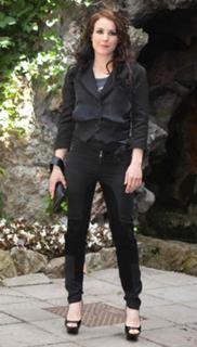 Noomi Rapace feet photo thumbnail