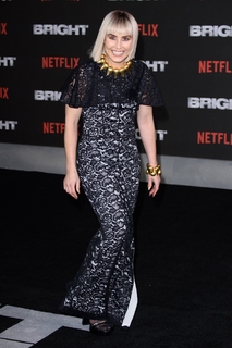 Noomi Rapace feet photo thumbnail