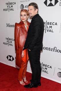 Noomi Rapace feet photo thumbnail