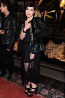 Noomi Rapace feet photo thumbnail