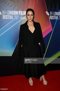 Noomi Rapace feet photo thumbnail