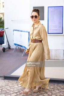 Noomi Rapace feet photo thumbnail