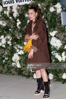 Noomi Rapace feet photo thumbnail
