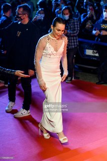 Noomi Rapace feet photo thumbnail