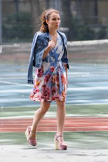 Noomi Rapace feet photo thumbnail