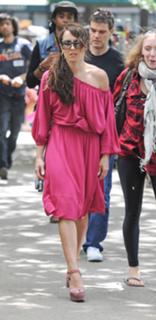Noomi Rapace feet photo thumbnail