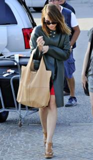 Noomi Rapace feet photo thumbnail