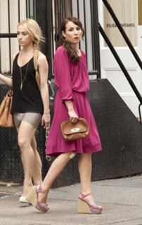Noomi Rapace feet photo thumbnail