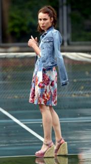 Noomi Rapace feet photo thumbnail