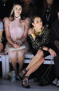 Noomi Rapace feet photo thumbnail
