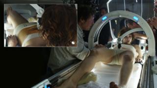 Noomi Rapace feet photo thumbnail