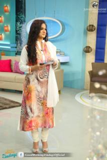 Noor feet photo 3
