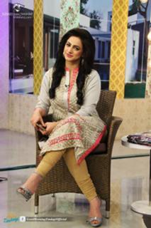Noor feet photo 7