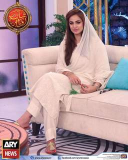 Noor feet photo 7