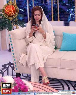 Noor feet photo 6