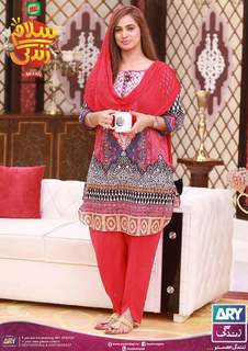 Noor feet photo 5