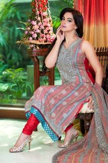 Noor feet photo 2