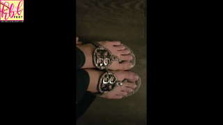 Noor feet photo 16