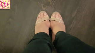 Noor feet photo 10