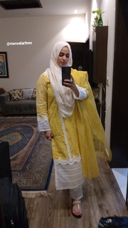 Noor feet photo 2