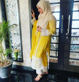 Noor feet photo 1