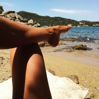 Nora Amile feet photo 2
