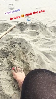 Nora Amile feet photo 5