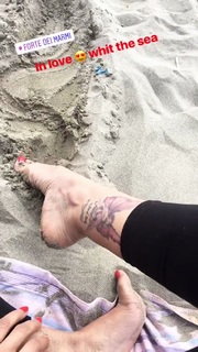 Nora Amile feet photo 2