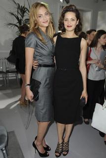 Nora Arnezeder feet photo thumbnail