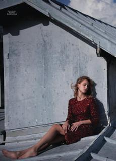 Nora Arnezeder feet photo thumbnail