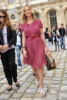 Nora Arnezeder feet photo thumbnail