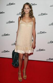 Nora Arnezeder feet photo thumbnail