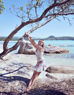 Nora Arnezeder feet photo thumbnail