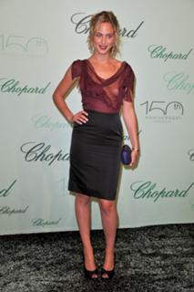 Nora Arnezeder feet photo thumbnail