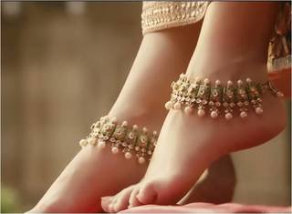 Nora Fatehi feet photo thumbnail