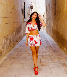 Nora Fatehi feet photo thumbnail