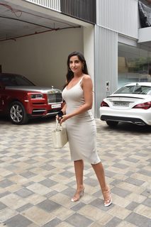 Nora Fatehi feet photo thumbnail