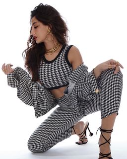 Nora Fatehi feet photo thumbnail