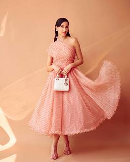 Nora Fatehi feet photo thumbnail