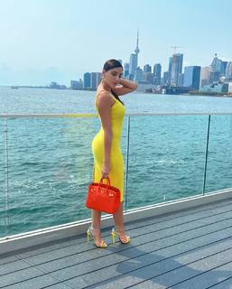 Nora Fatehi feet photo thumbnail