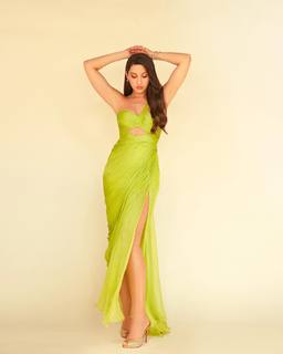 Nora Fatehi feet photo thumbnail