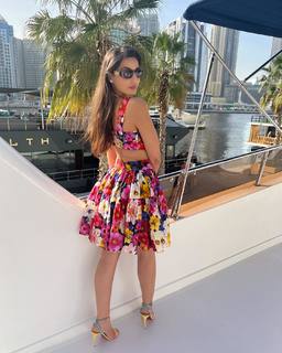 Nora Fatehi feet photo thumbnail