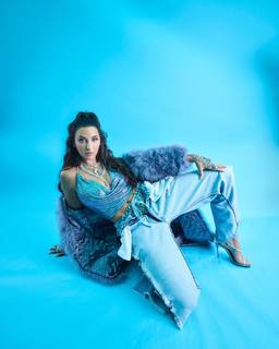 Nora Fatehi feet photo thumbnail