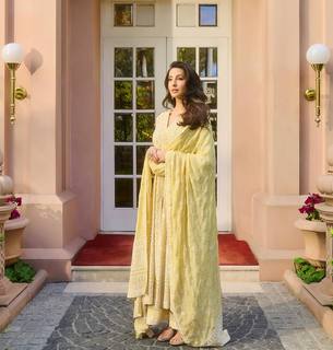 Nora Fatehi feet photo thumbnail
