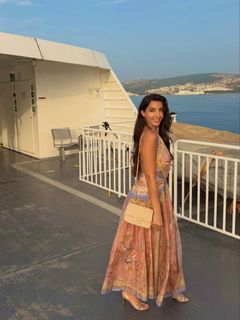 Nora Fatehi feet photo 16