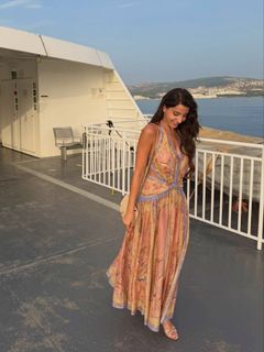 Nora Fatehi feet photo 15