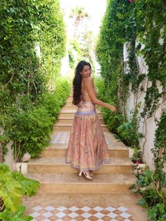 Nora Fatehi feet photo 14